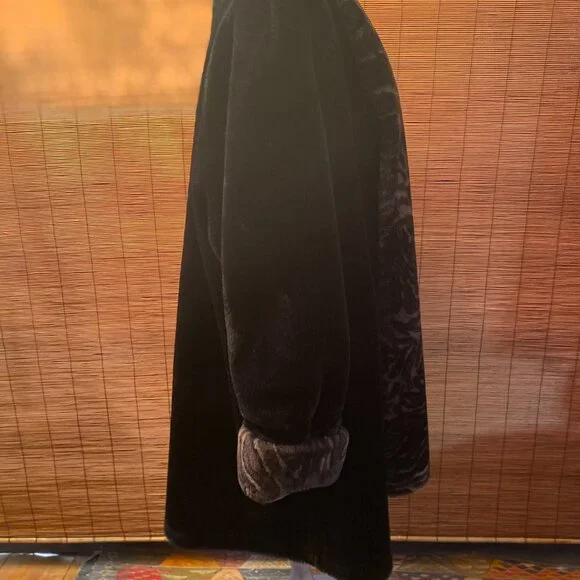 Monterey Fashion Faux Fur Super Soft Two Tone Coat Size 1X 27" PTP EUC - Picture 5 of 10